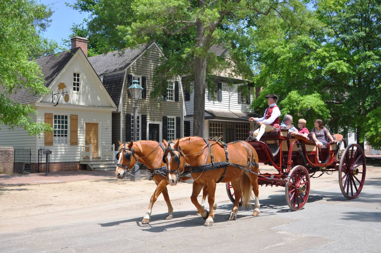 historic Williamsburg with horses pulling carriage