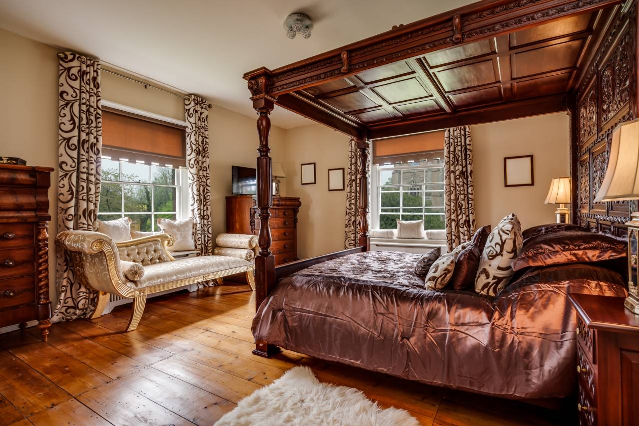 historic Williamsburg home living room